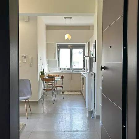 ηλιόλουστο διαμέρισμα/ Sunny *